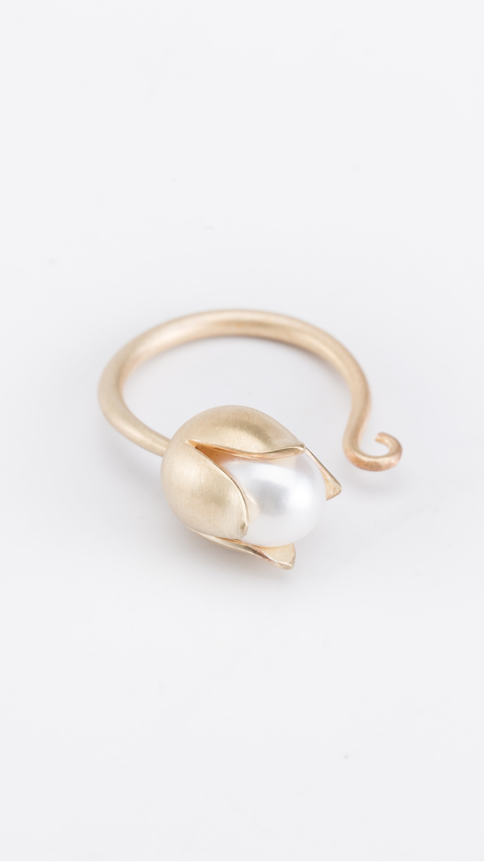 Floral Pearl Ring