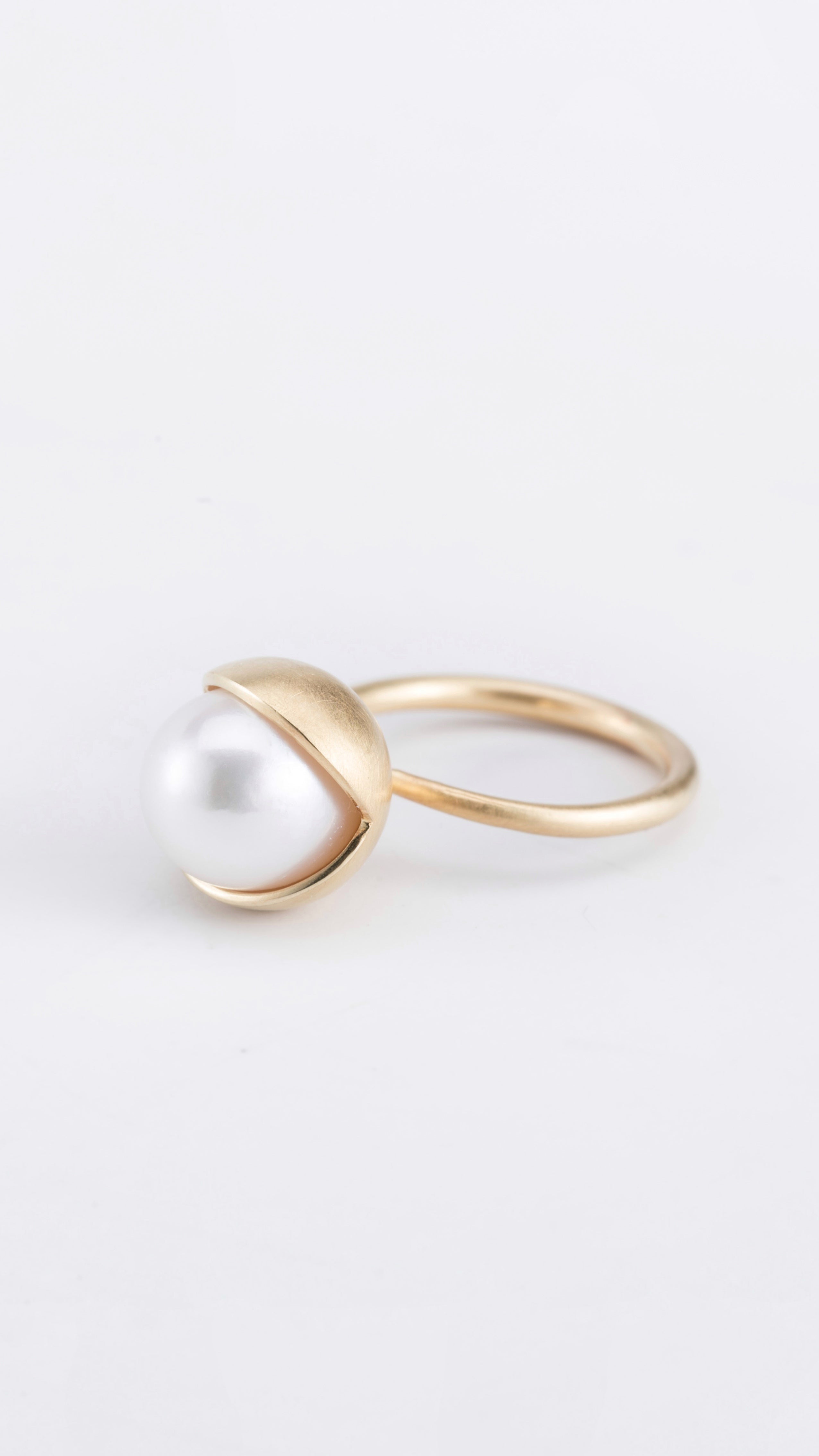 Fruity Single Pearl Ring