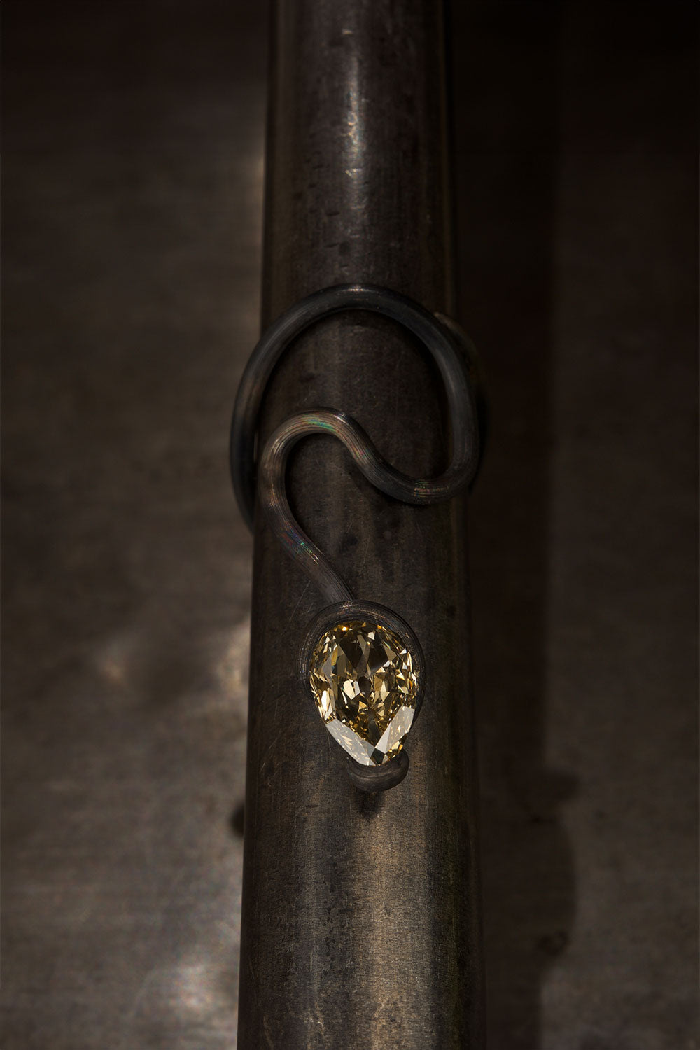 Leen Heyne 2.10ct Brown Diamond Wire Ring